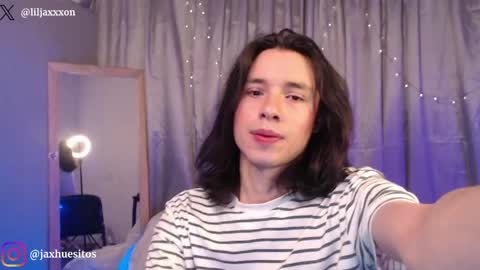 Hey im Jaxxxon check my info     online show from April 21, 6:52 am