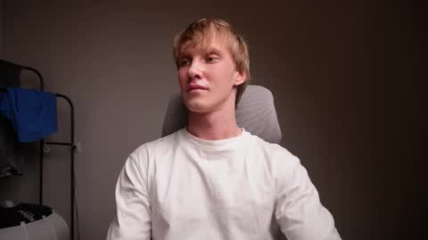 Danny online show from December 16, 2:40 am