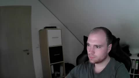 here4y online show from November 14, 10:49 am