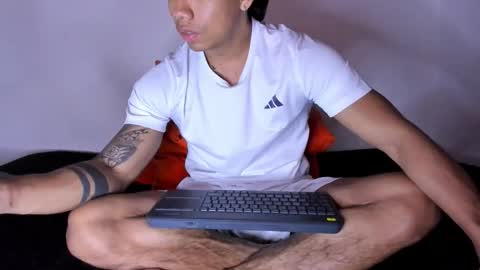 Snapshot of j_musiry chatting on October 19, 1:36 pm i am juan musiry independent model  online show from October 19, 1:36 pm