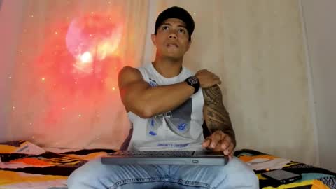 Snapshot of j_musiry chatting on December 7, 3:14 am i am juan musiry independent model  online show from December 7, 3:14 am