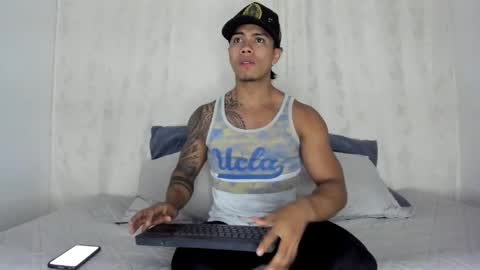 Snapshot of j_musiry chatting on February 11, 5:16 am i am juan musiry independent model  online show from February 11, 5:16 am