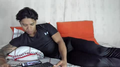 Snapshot of j_musiry chatting on January 27, 8:07 am i am juan musiry independent model  online show from January 27, 8:07 am