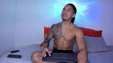 Snapshot of j_musiry chatting on October 30, 4:36 am i am juan musiry independent model  online show from October 30, 4:36 am