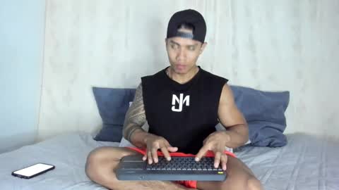 Snapshot of j_musiry chatting on February 7, 6:24 am i am juan musiry independent model  online show from February 7, 6:24 am