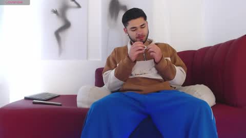    online show from April 15, 11:43 am