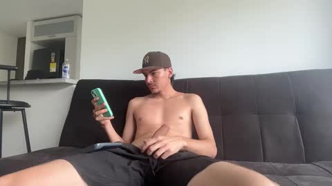 INDEPENDENT MODEL online show from November 11, 3:28 pm