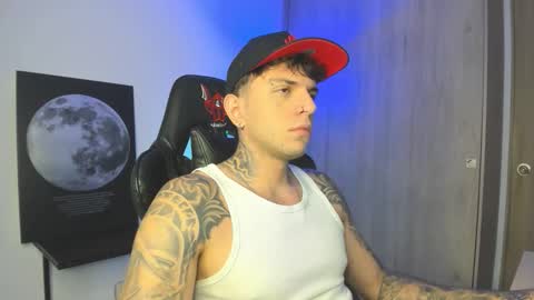 jacobb116 online show from November 4, 1:06 am