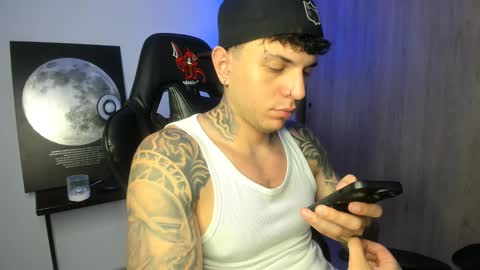 jacobb116 online show from December 16, 1:12 am