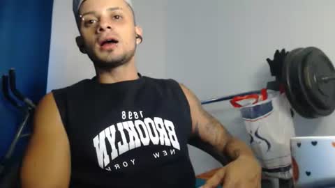 Snapshot of jacobjamess chatting on January 18, 10:17 pm jacobjamess online show from January 18, 10:17 pm