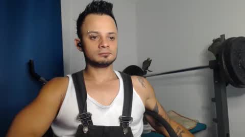 Snapshot of jacobjamess chatting on December 29, 1:56 am jacobjamess online show from December 29, 1:56 am