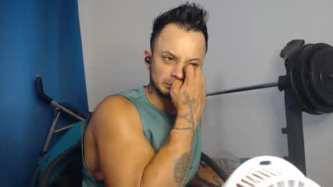 Snapshot of jacobjamess chatting on December 31, 12:46 pm jacobjamess online show from December 31, 12:46 pm