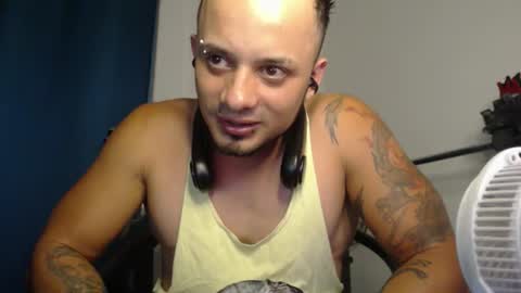 Snapshot of jacobjamess chatting on January 30, 11:34 pm jacobjamess online show from January 30, 11:34 pm