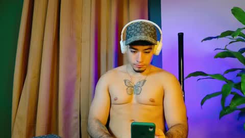 Snapshot of jadenfeynman chatting on February 20, 2:29 am Jaden Feynman online show from February 20, 2:29 am