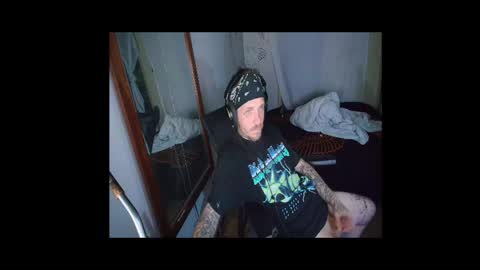 showingitoff online show from April 11, 6:53 am