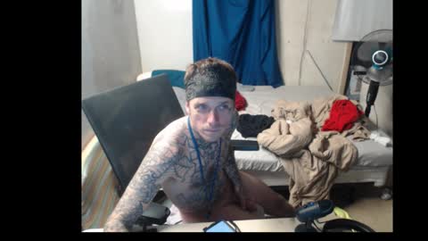 showingitoff online show from November 8, 4:37 am