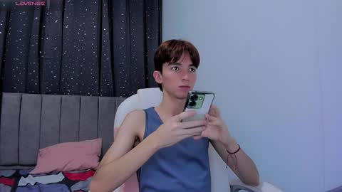 Snapshot of jake_evanss_ chatting on December 15, 11:01 am JAKE online show from December 15, 11:01 am