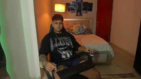 Snapshot of jake_pons chatting on December 11, 10:15 am Jake Pons online show from December 11, 10:15 am