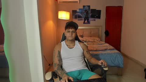 Snapshot of jake_pons chatting on January 9, 2:22 am Jake Pons online show from January 9, 2:22 am