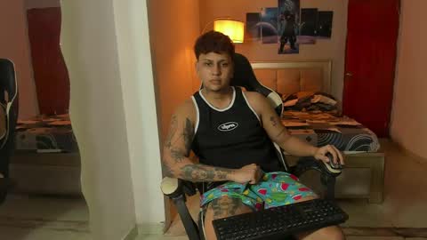 Snapshot of jake_pons chatting on February 20, 2:07 am Jake Pons online show from February 20, 2:07 am