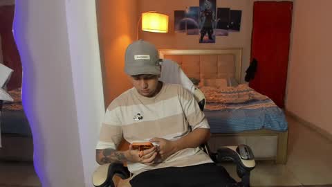 Snapshot of jake_pons chatting on January 17, 2:39 am Jake Pons online show from January 17, 2:39 am