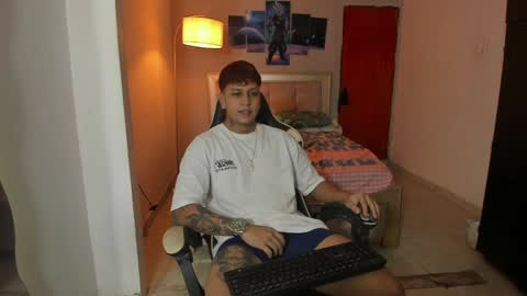 Snapshot of jake_pons chatting on December 28, 10:36 am Jake Pons online show from December 28, 10:36 am