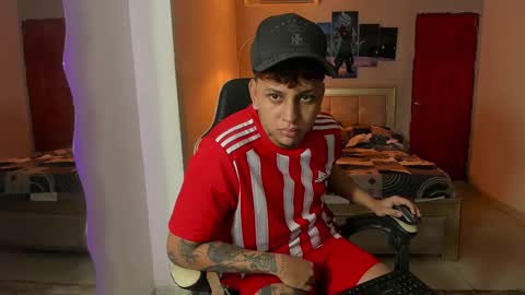 Snapshot of jake_pons chatting on February 21, 1:55 am Jake Pons online show from February 21, 1:55 am