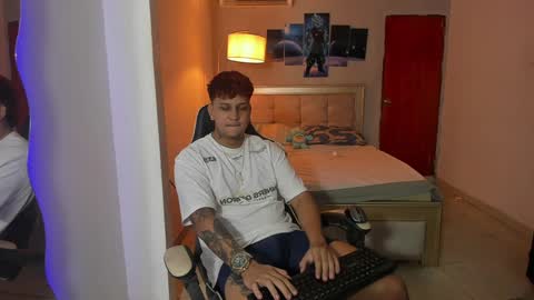 Snapshot of jake_pons chatting on December 15, 2:41 am Jake Pons online show from December 15, 2:41 am