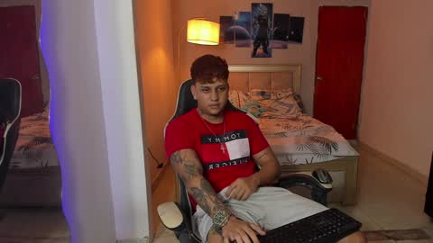 Snapshot of jake_pons chatting on December 18, 1:12 pm Jake Pons online show from December 18, 1:12 pm