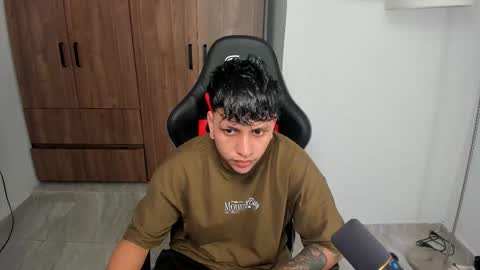 Snapshot of jake_pons chatting on October 15, 10:12 am Jake Pons online show from October 15, 10:12 am