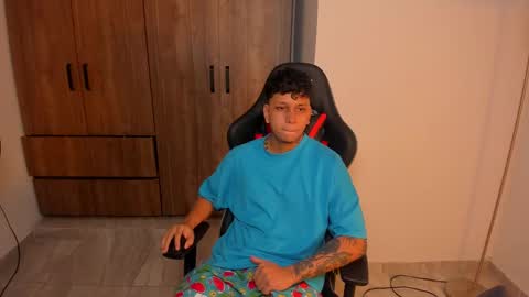 Snapshot of jake_pons chatting on September 13, 1:17 am Jake Pons online show from September 13, 1:17 am