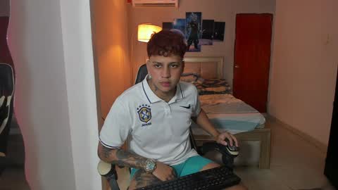 Snapshot of jake_pons chatting on December 16, 1:53 am Jake Pons online show from December 16, 1:53 am