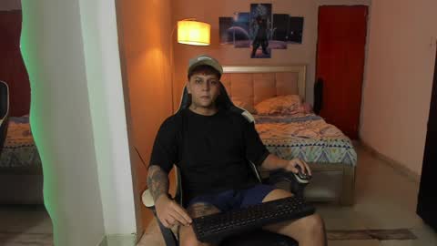 Snapshot of jake_pons chatting on January 29, 3:04 pm Jake Pons online show from January 29, 3:04 pm