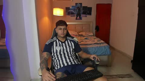 Snapshot of jake_pons chatting on January 8, 1:53 am Jake Pons online show from January 8, 1:53 am