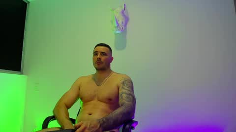 jakestone_1 online show from April 11, 9:51 pm