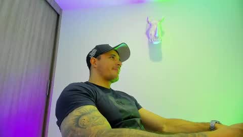 jakestone_1 online show from May 20, 1:56 am