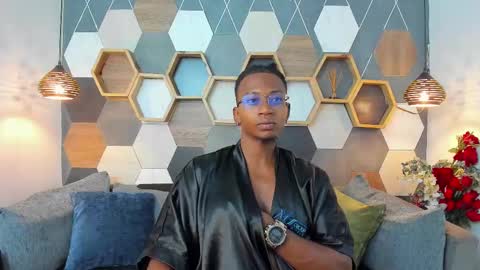 Snapshot of jamalmyst_ chatting on February 15, 8:33 am   online show from February 15, 8:33 am