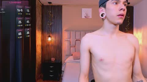 james_adamss_ online show from March 31, 1:24 pm