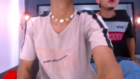 James y Kenet online show from February 12, 2:01 pm