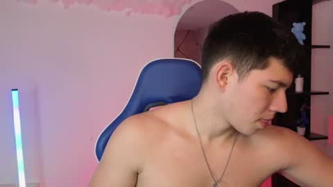 james_cr online show from June 25, 12:32 pm