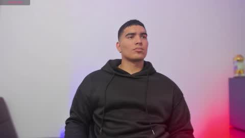 Snapshot of jamesgraay chatting on October 18, 10:42 am James Gray online show from October 18, 10:42 am