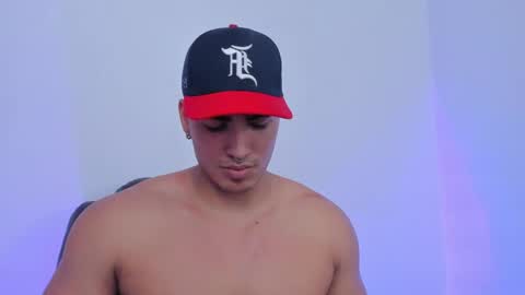 Snapshot of jamesgraay chatting on February 20, 8:36 pm James Gray online show from February 20, 8:36 pm