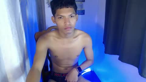 janlloyd04 online show from September 23, 3:06 am