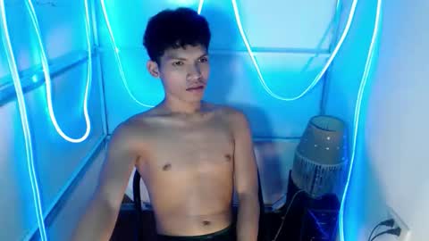 janlloyd04 online show from March 21, 8:07 am