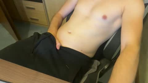 janni_95 online show from October 15, 3:52 pm