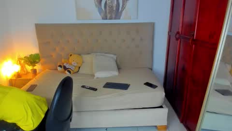 janomar01 online show from October 11, 7:29 pm