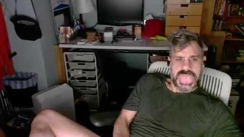 jareth_returns online show from November 18, 5:33 am