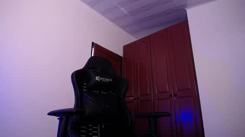 JKing  online show from March 31, 3:03 pm