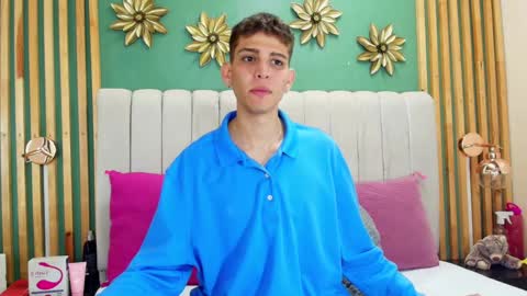 Snapshot of jasson_smit chatting on January 16, 1:04 pm J A S S O N  online show from January 16, 1:04 pm