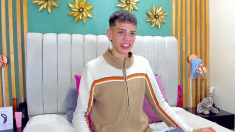 Snapshot of jasson_smit chatting on January 3, 2:08 pm J A S S O N  online show from January 3, 2:08 pm